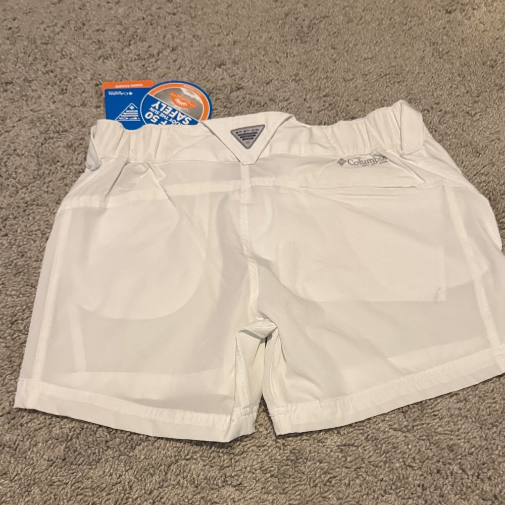 Columbia Women's Athletic White Shorts sz 6, Ins. 5” - Picture 3 of 4